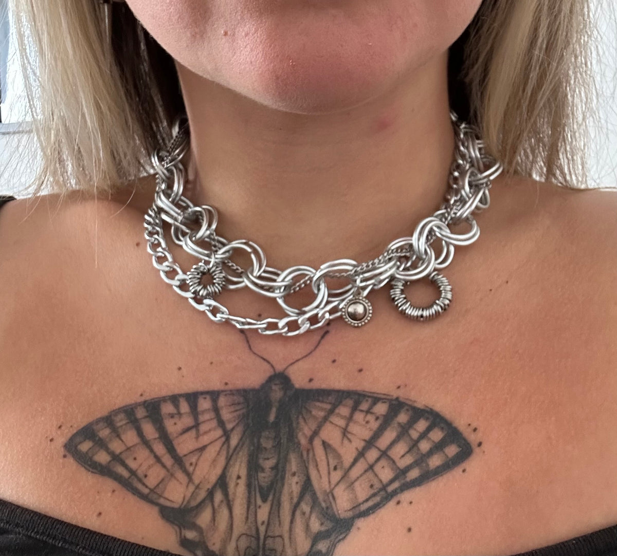 Collier anora