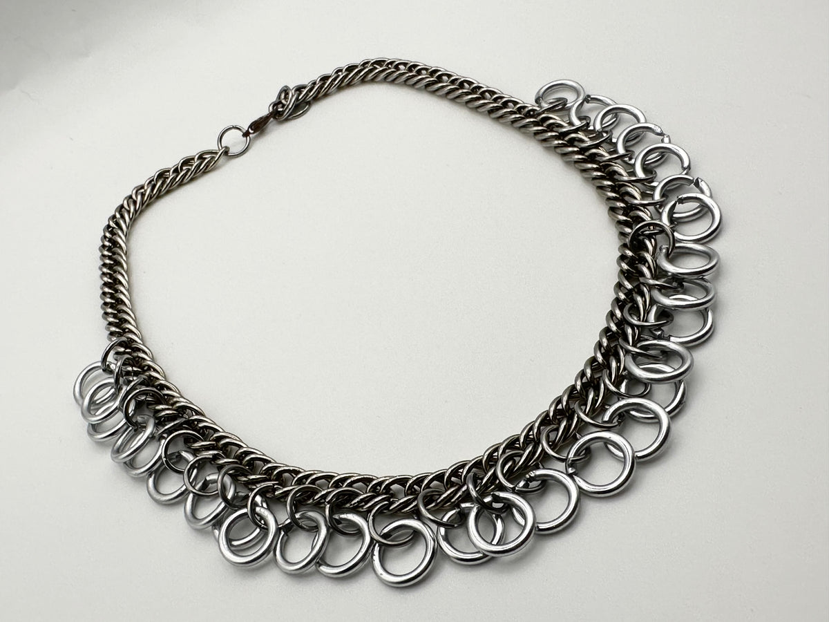 Collier Isis