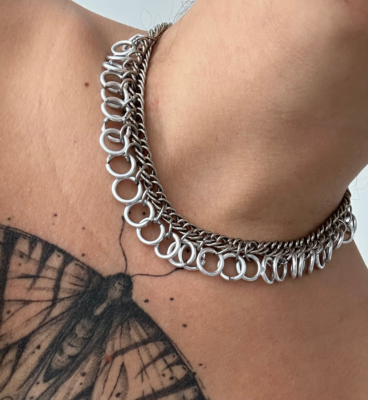 Collier Isis
